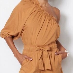 Evereve One-Shoulder top in Camel Brown medium